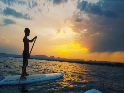 In Salou we paddle at sunset